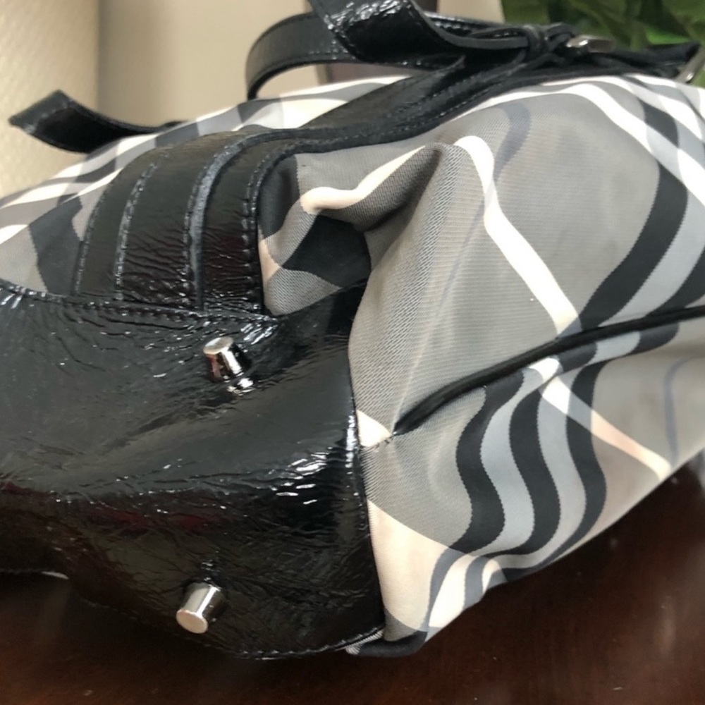 Burberry Black Beat Check Nylon And Patent Leather Lowry Tote - Picture 12 of 16